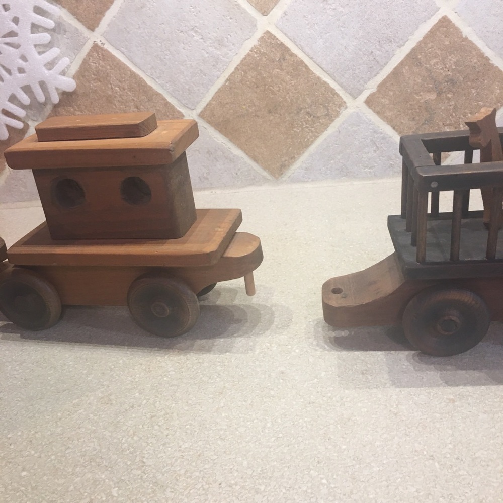 Wooden train set. - Picture 7 of 8